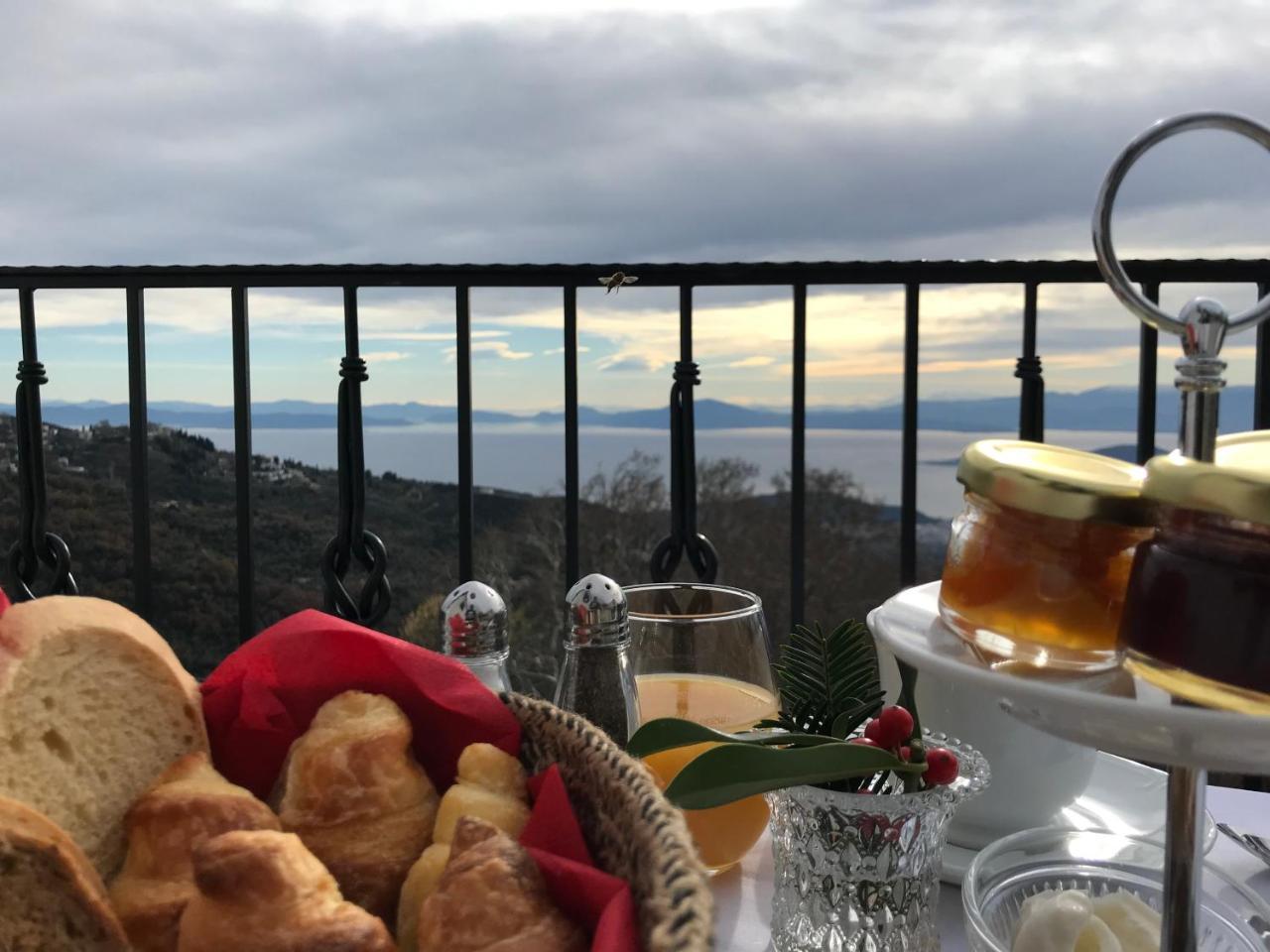 1822 Makrinitsa Suites Eksteriør billede